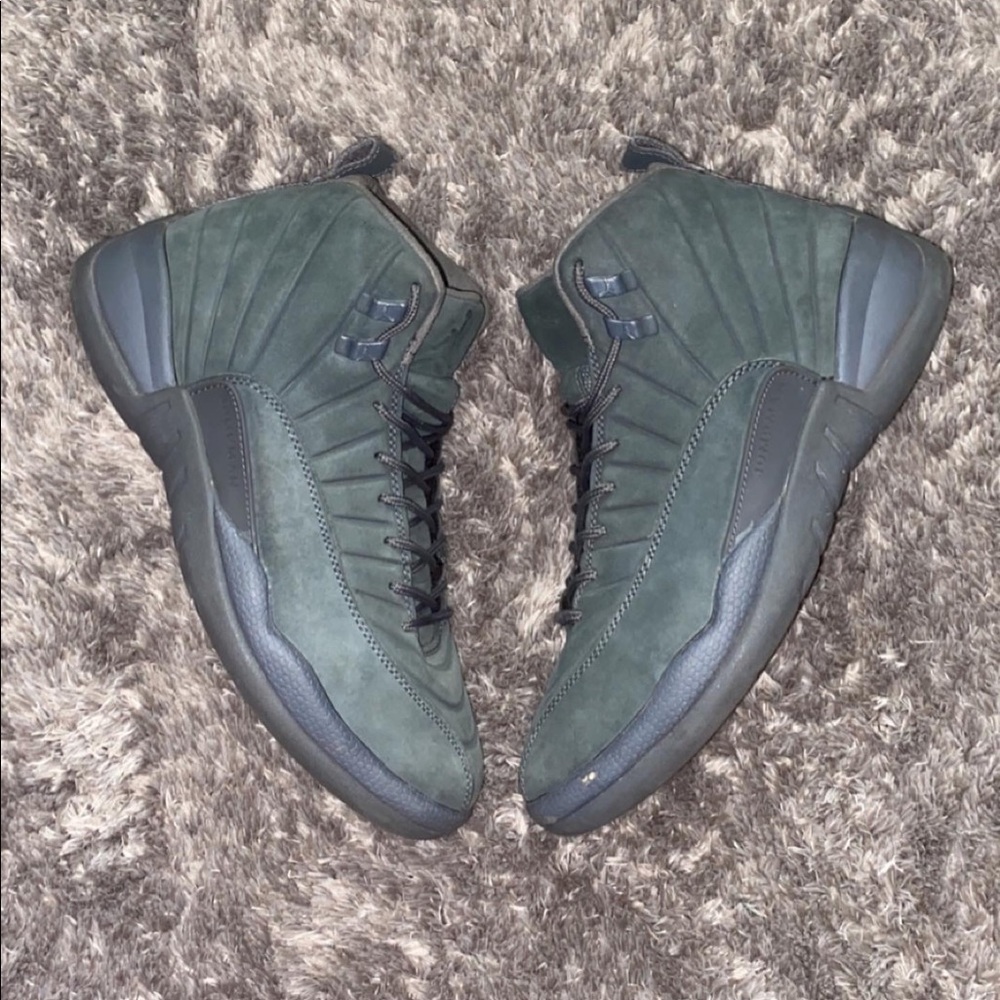 Jordan 12 PSNY Dark Grey Size 9.5